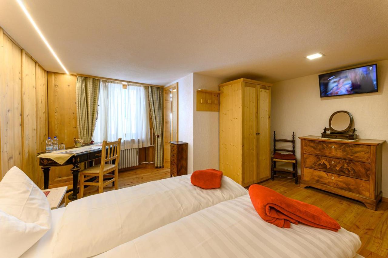 Hotel Centrale, Typically Swiss Поскиаво Екстериор снимка