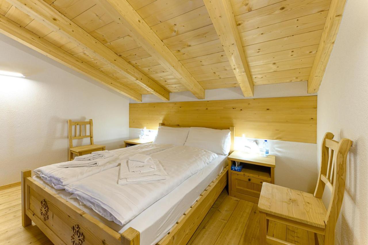 Hotel Centrale, Typically Swiss Поскиаво Екстериор снимка